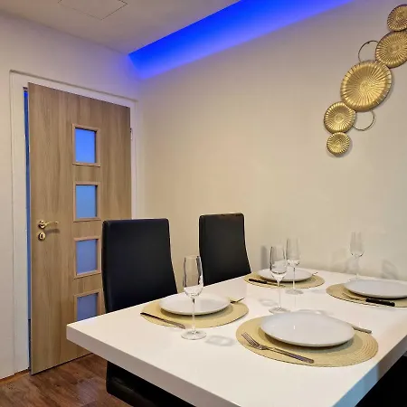 Wellness Gold With Private Sauna & Jacuzzi * Praga