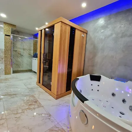 Apartamento Wellness Gold With Private Sauna & Jacuzzi *