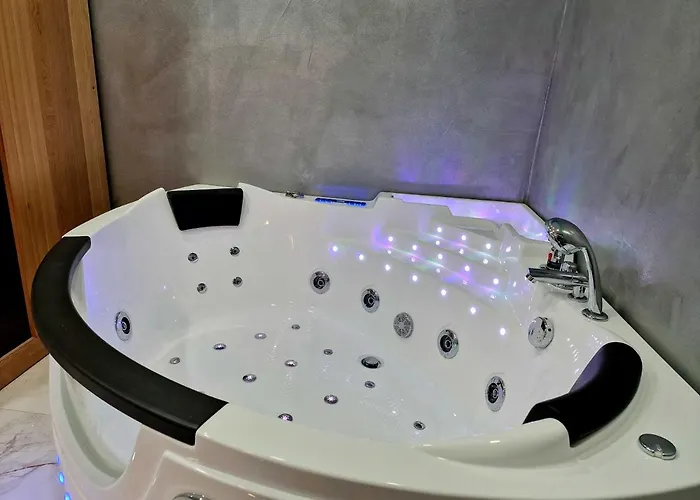 Wellness Gold With Private Sauna & Jacuzzi Apartmán *